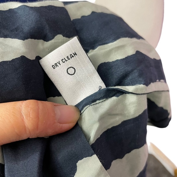 Tibi Silk Wooden Decor Blouse 6 navy white geometric cotton striped balloon - Picture 13 of 13